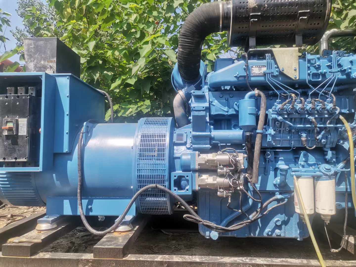 塔河详细说明降低 800kW 柴油发电机输出电流波动的方法