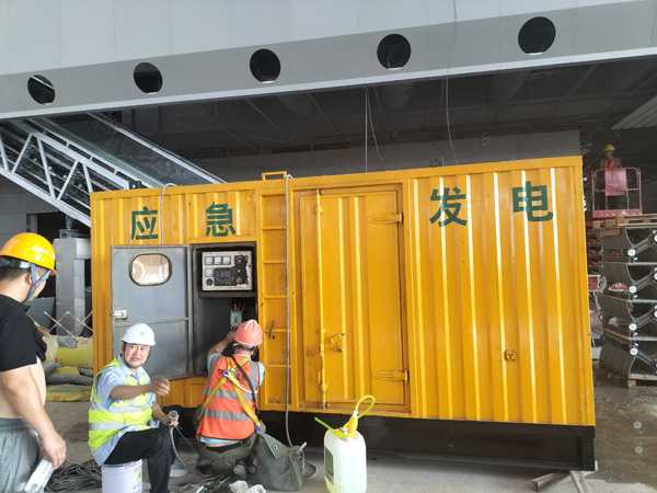 塔河怎样判断空气滤清器是否需要更换？