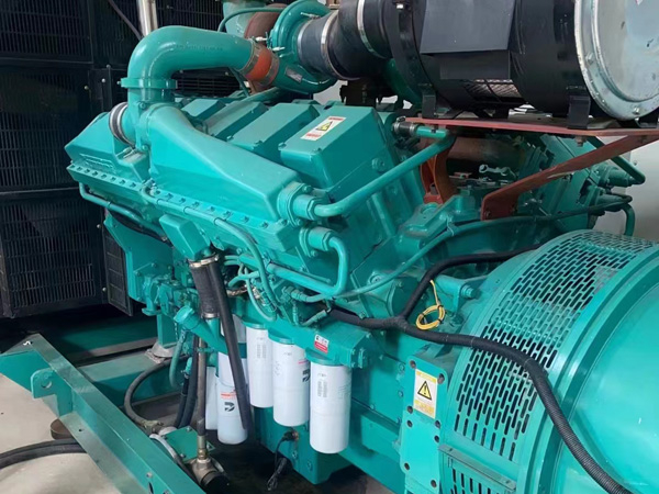 塔河更换100kW柴油发电机组机油时，需要注意哪些事项？